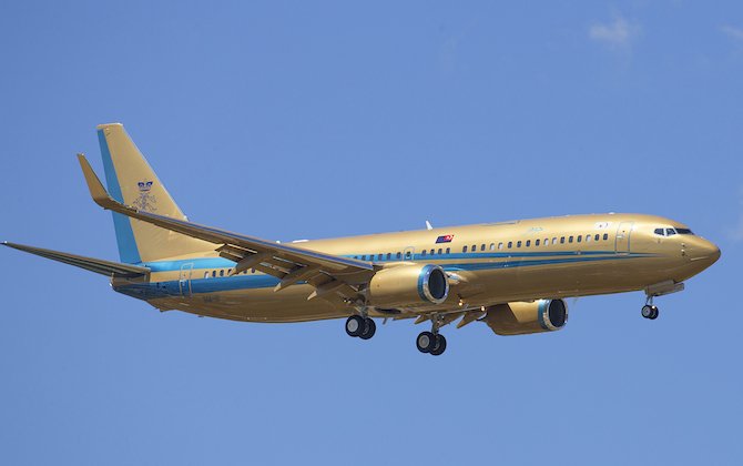 Malaysian royalty flies gold Boeing BBJ into Perth