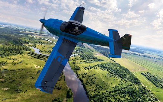 Michael Goulian Aviation places first U.S. retail order for INTEGRAL R two-seater trainer with aerobatic capabilities