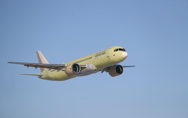 MС-21-300 aircraft with wings made of Russian composites performed its first flight