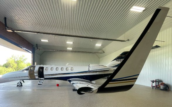 NTSB releases photos of fractured CitationJet wingtip following Tampa incident