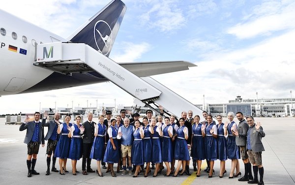 Passengers and locals await Oktoberfest feeling directly at the airport