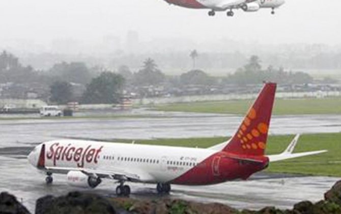 Passengers forced to stay overnight inside plane at Indian airport
