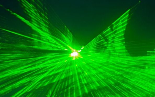 Pilots report more than 1,400 laser incidents in 2015