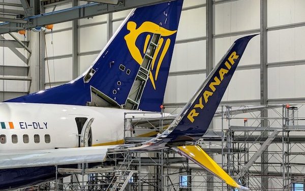 Ryanair cuts carbon emissions by 165,000 tonnes with winglet retrofit 