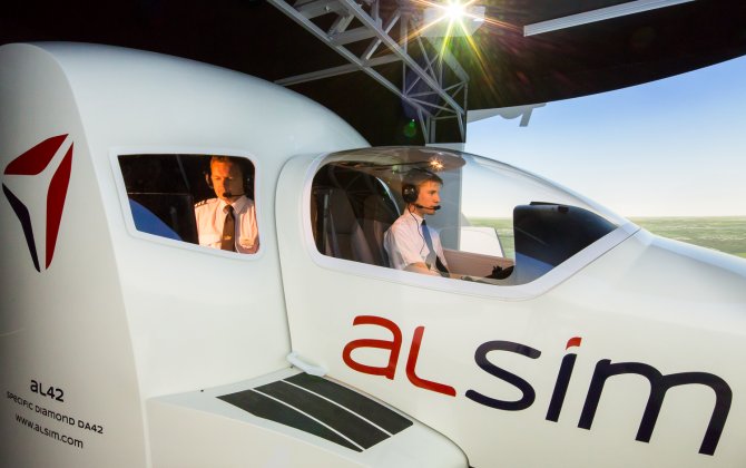 Scottish ACS Flight Training school acquires Alsim AL42 flight simulator