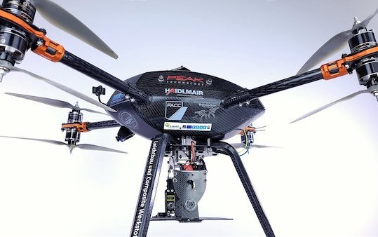 Shaping the future: FACC scholarship holders of Upper Austrian University of Applied Sciences Wels take off with self-constructed drone