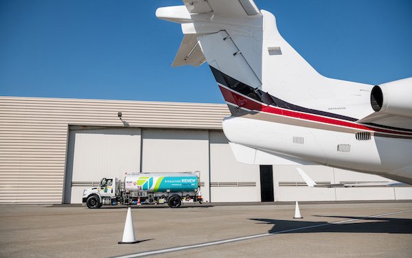 Signature Flight Support partnering Neste, leads supplies of low carbon jet fuel to private aviation