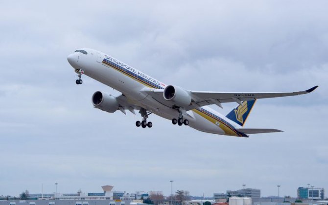 Singapore Airlines&rsquo; first A350 XWB takes to the sky