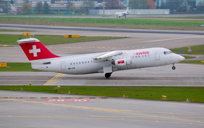 SWISS says goodbye to last Avro RJ100
