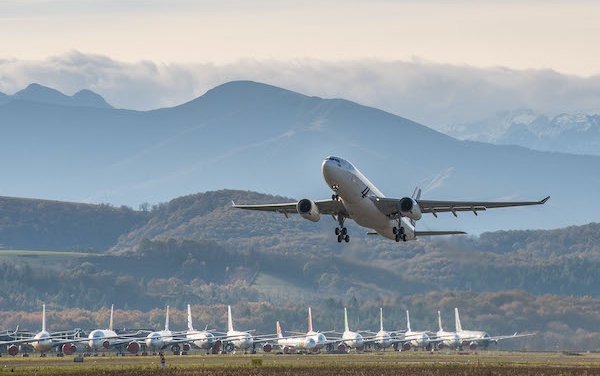 TARMAC Aerosave returns 1000th aircraft to service