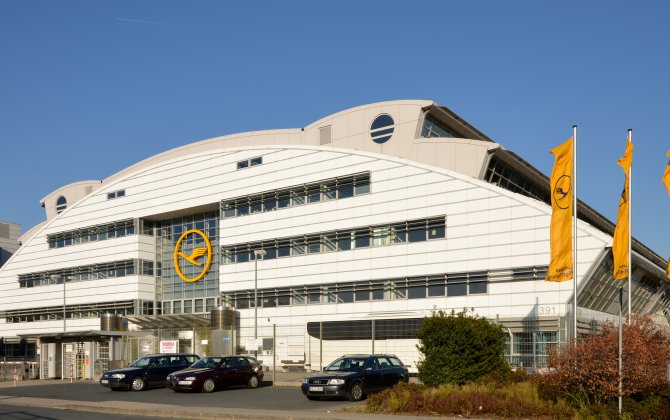 Textron Aviation honors Lufthansa Flight Training with European High Utilization Award