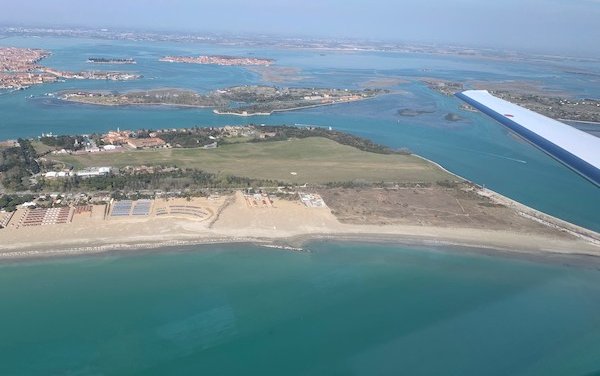 The fastest connection to Venice - Pilatus PC-24