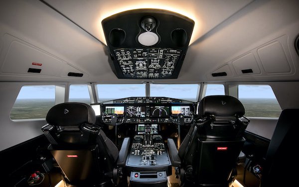 The first ALSIM AIRLINER in France goes to MERMOZ ACADEMY