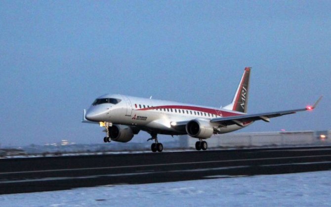 Third Mitsubishi MRJ Prototype Arrives in U.S.