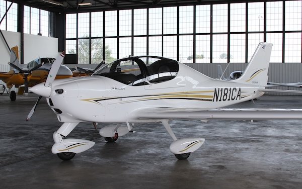 WingsLeasing signs dry lease agreement with University of Nebraska-Kearney flight school